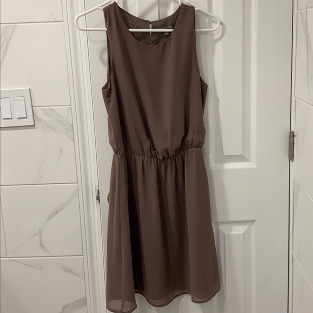 Taupe/pink dress